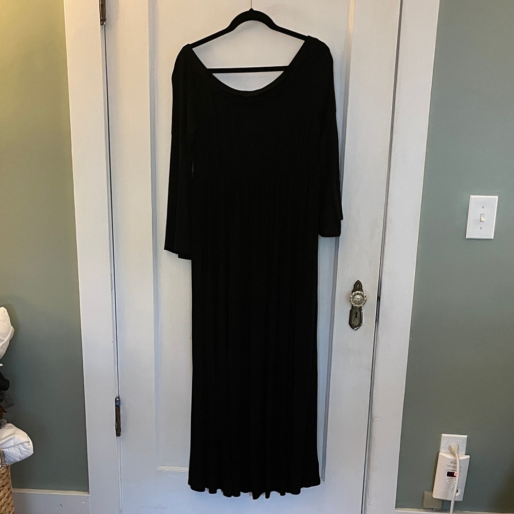 Torrid Black Off-The-Shoulder Dress with Bell Sleeves (Size 1)